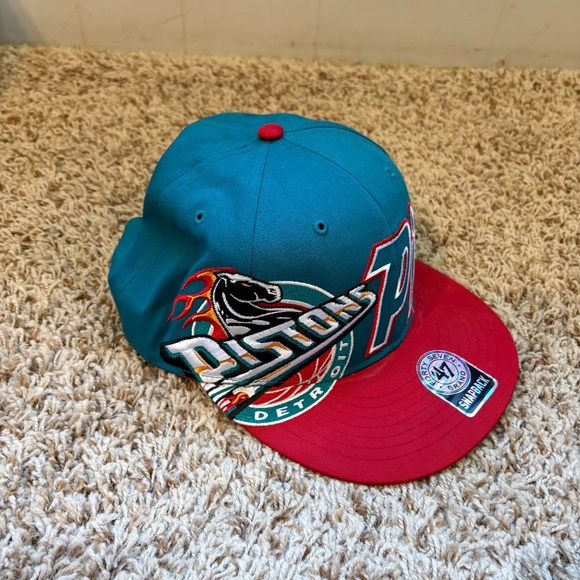 Retro Detroit Pistons hat - Picture 4 of 5